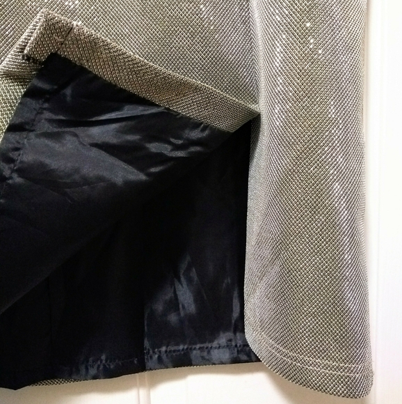 ✨ HOST PICK ✨ Stunning Metallic Slit Skirt - Picture 2 of 16